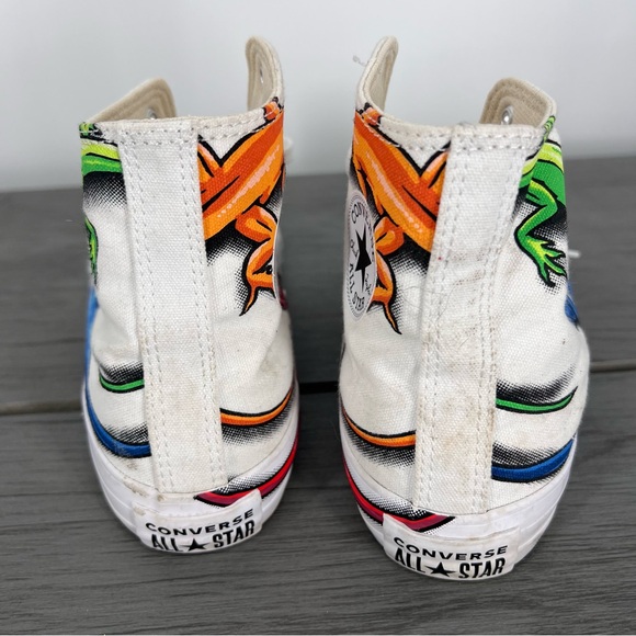 Like new converse high top shoes with gecko lizards junior size5 limited - Picture 5 of 10